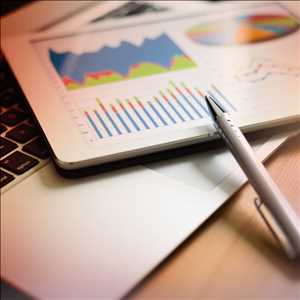  Tasa de crecimiento del mercado global de análisis de gastos